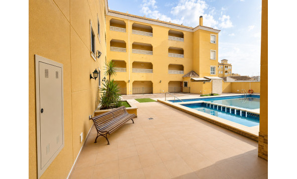 1. Apartamento / piso - Reventa - Almoradí - Almoradi
