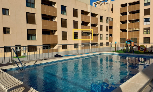 1. Apartment / flat - Herverkoop - Torrevieja - Centro