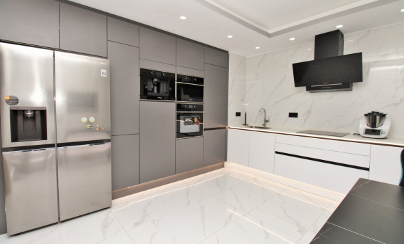 1. Appartement / flat - Herverkoop - Torrevieja - Costa Blanca Zuid