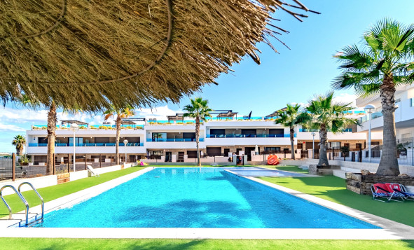 2. Chalet adosado - Reventa - Los Balcones - Costa Blanca Sur