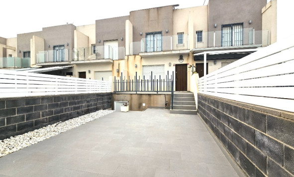 2. Chalet adosado - Reventa - Torrevieja - Costa Blanca Sur