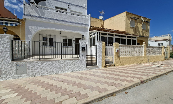 2. Town house - Resale - La Marina - La Marina - Urbanization