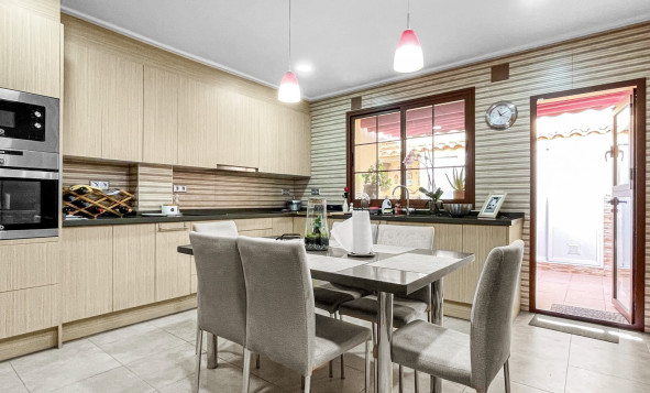 2. Town house / tussenwoning - Herverkoop - Torrevieja - Costa Blanca Zuid