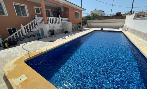 3. Casa indepiende - Reventa - Benijófar - pueblo