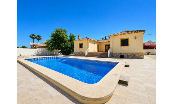 3. Casa indepiende - Reventa - Catral - Catral