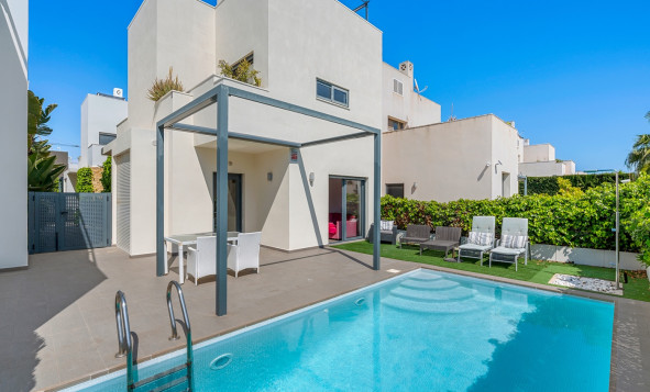 3. Casa indepiende - Reventa - Ciudad Quesada - La Laguna