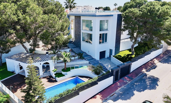 3. Casa indepiende - Reventa - Los Balcones - Costa Blanca Sur