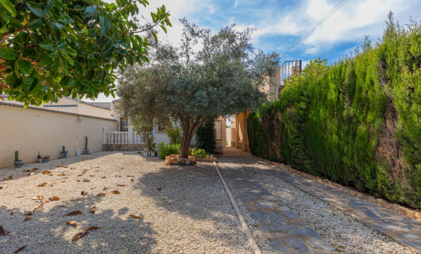 3. Casa indepiende - Reventa - Torrevieja - El chaparral