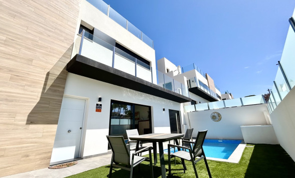 3. Casa indepiende - Reventa - Villamartin - Costa Blanca Sur