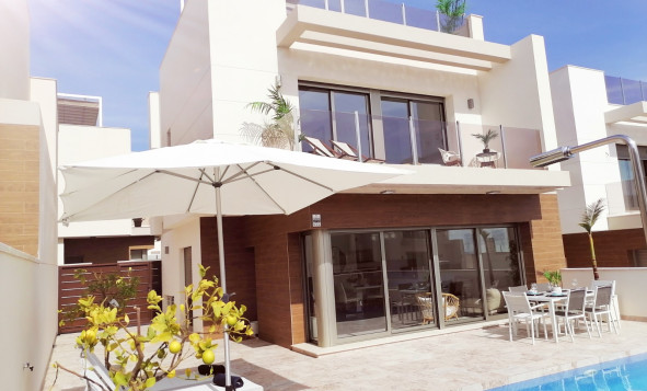 3. Casa indepiende - Reventa - Villamartín - Villamartin