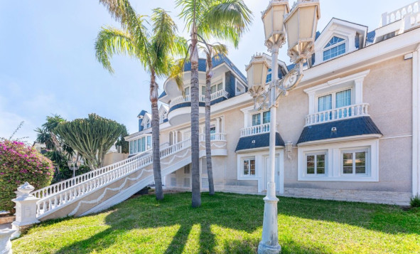 3. Casa pareada - Reventa - Playa San Juan - Est-84964