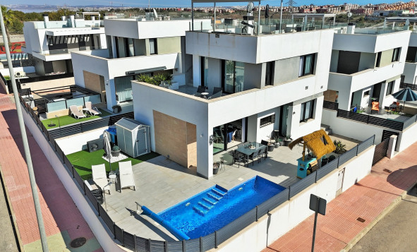 3. Halfvrijstaand huis - Herverkoop - Villamartin - Costa Blanca Zuid