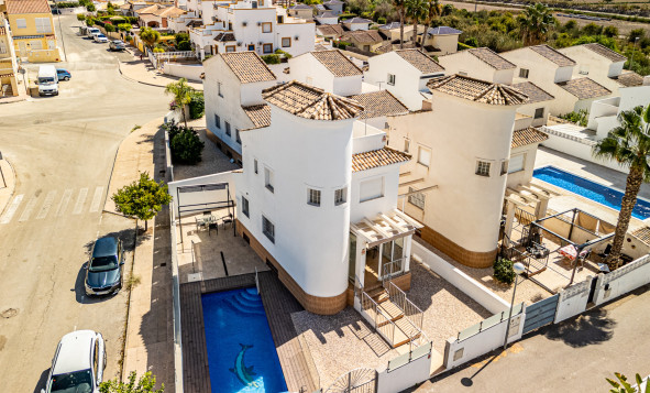 3. Vrijstaande villa - Herverkoop - La Marina - Costa Blanca Zuid