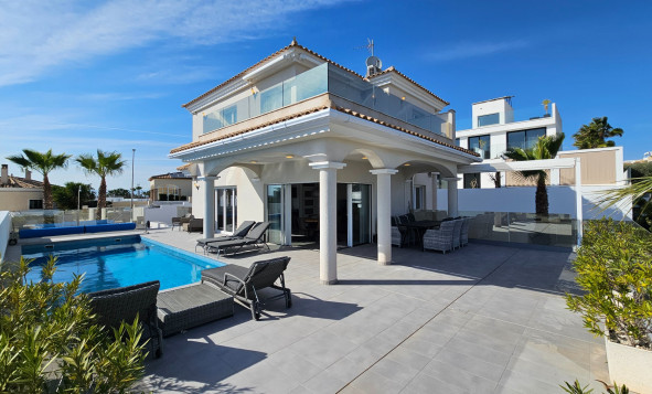 3. Vrijstaande villa - Herverkoop - La Marina - Costa Blanca Zuid
