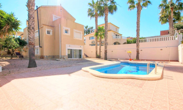 3. Vrijstaande villa - Herverkoop - La Zenia - Costa Blanca Zuid