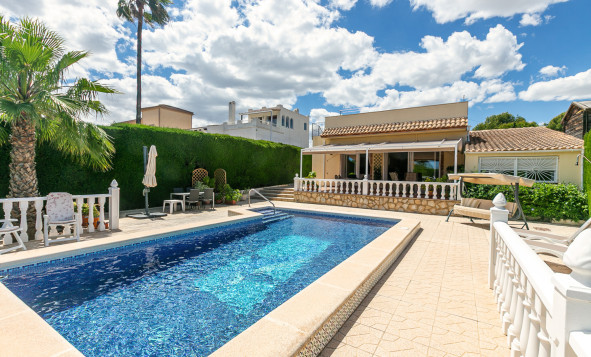 4. Halfvrijstaande villa - Herverkoop - Los Balcones - Costa Blanca Zuid