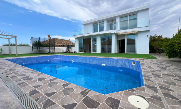 4. House - Detached Villa - Herverkoop - La Marina - Rojales