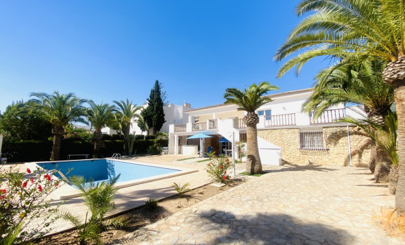 4. House - Detached Villa - Herverkoop - La Zenia - Orihuela Costa