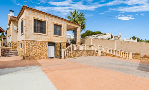 4. House - Detached Villa - Herverkoop - Los Balcones - Orihuela Costa