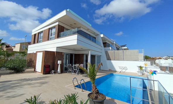 4. House - Detached Villa - Herverkoop - Los Dolses - Orihuela Costa