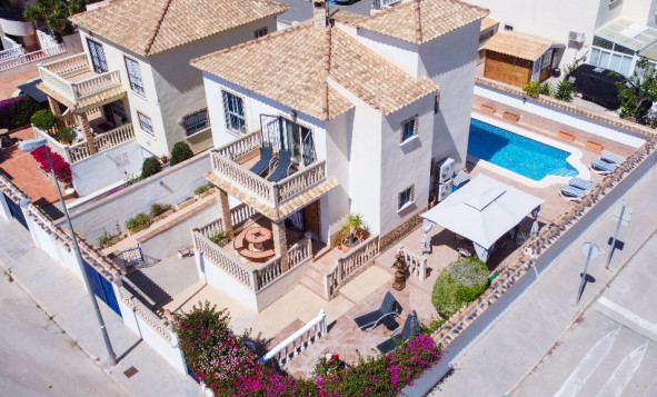 4. House - Detached Villa - Herverkoop - Punta Prima - Orihuela Costa