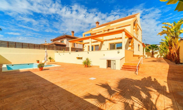 4. House - Detached Villa - Herverkoop - Torrevieja - Aguas nuevas 2