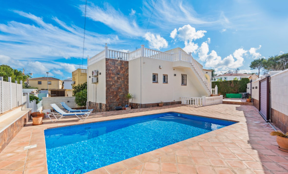 4. House - Detached Villa - Herverkoop - Torrevieja - Orihuela Costa