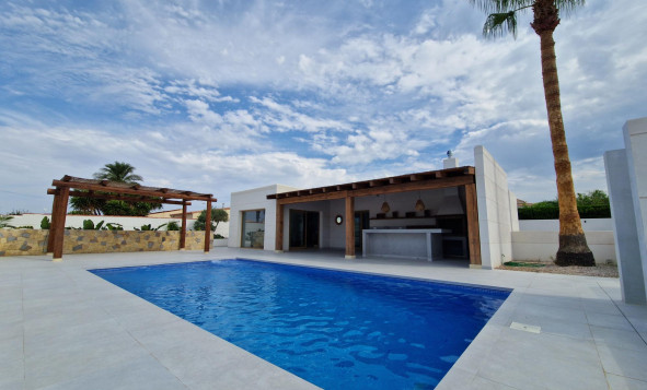 4. House - Detached Villa - Herverkoop - Torrevieja - Torrevieja