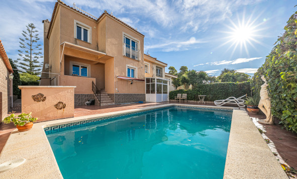 4. Semi-detached villa - Resale - Torrevieja - Costa Blanca South