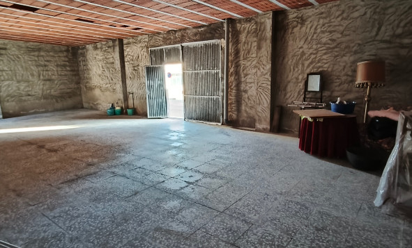 Commercial property - Resale - La Romana - Centro