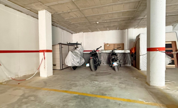 Garage - Herverkoop - Orihuela Costa - Costa Blanca Zuid