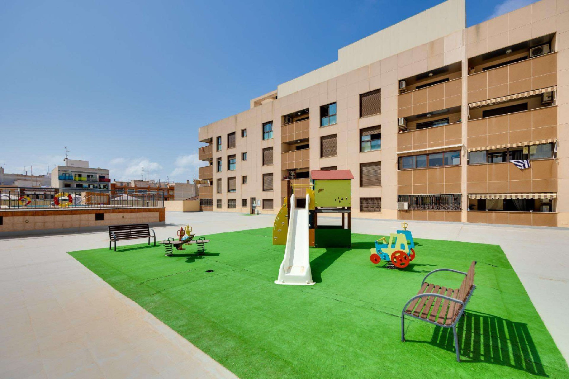 Herverkoop - 1. Apartment / flat - Torrevieja - Centro