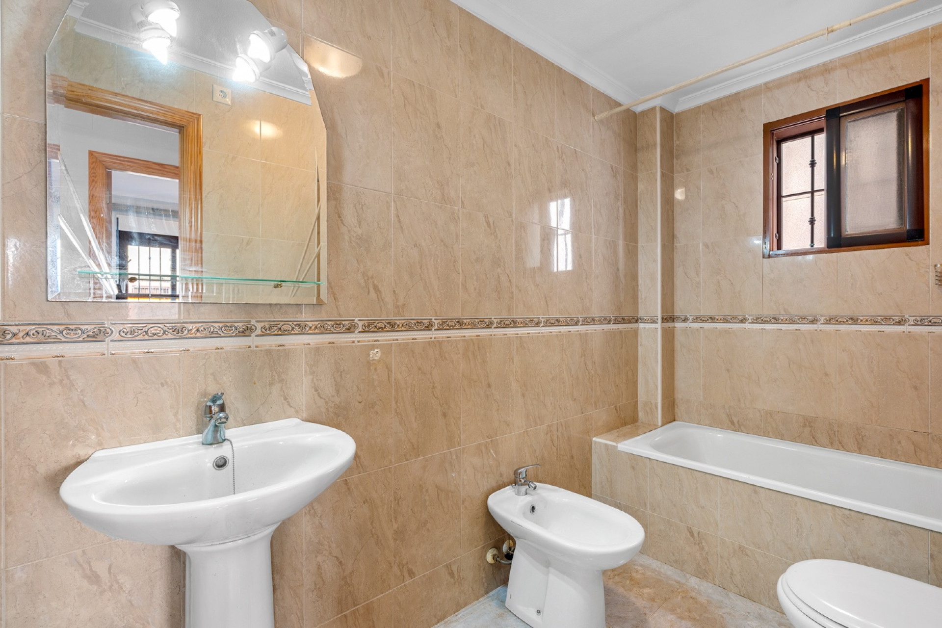 Herverkoop - 1. Appartement / flat - Daya Vieja - Costa Blanca Zuid