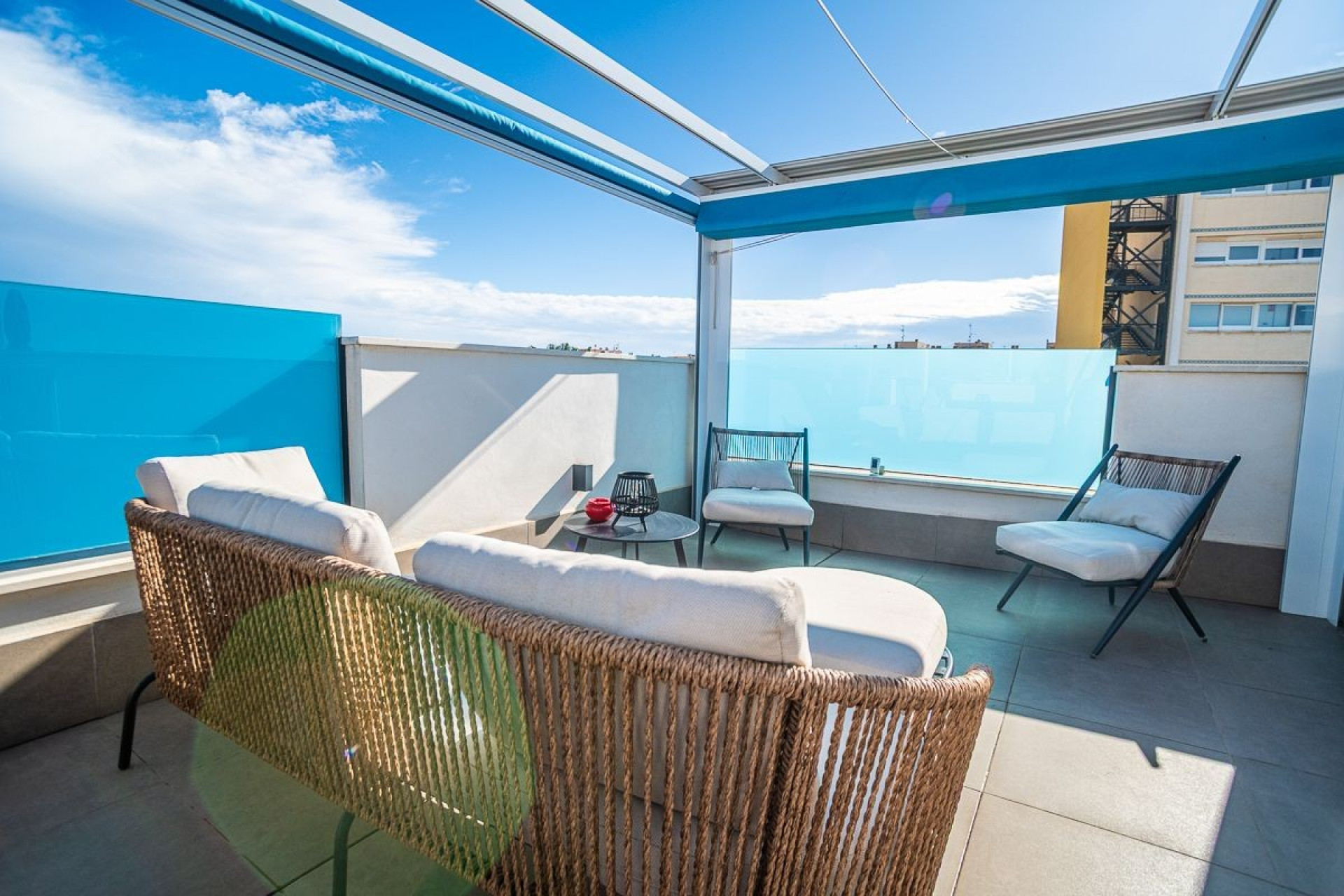 Herverkoop - 1. Appartement / flat - Torrevieja - Calas Blancas