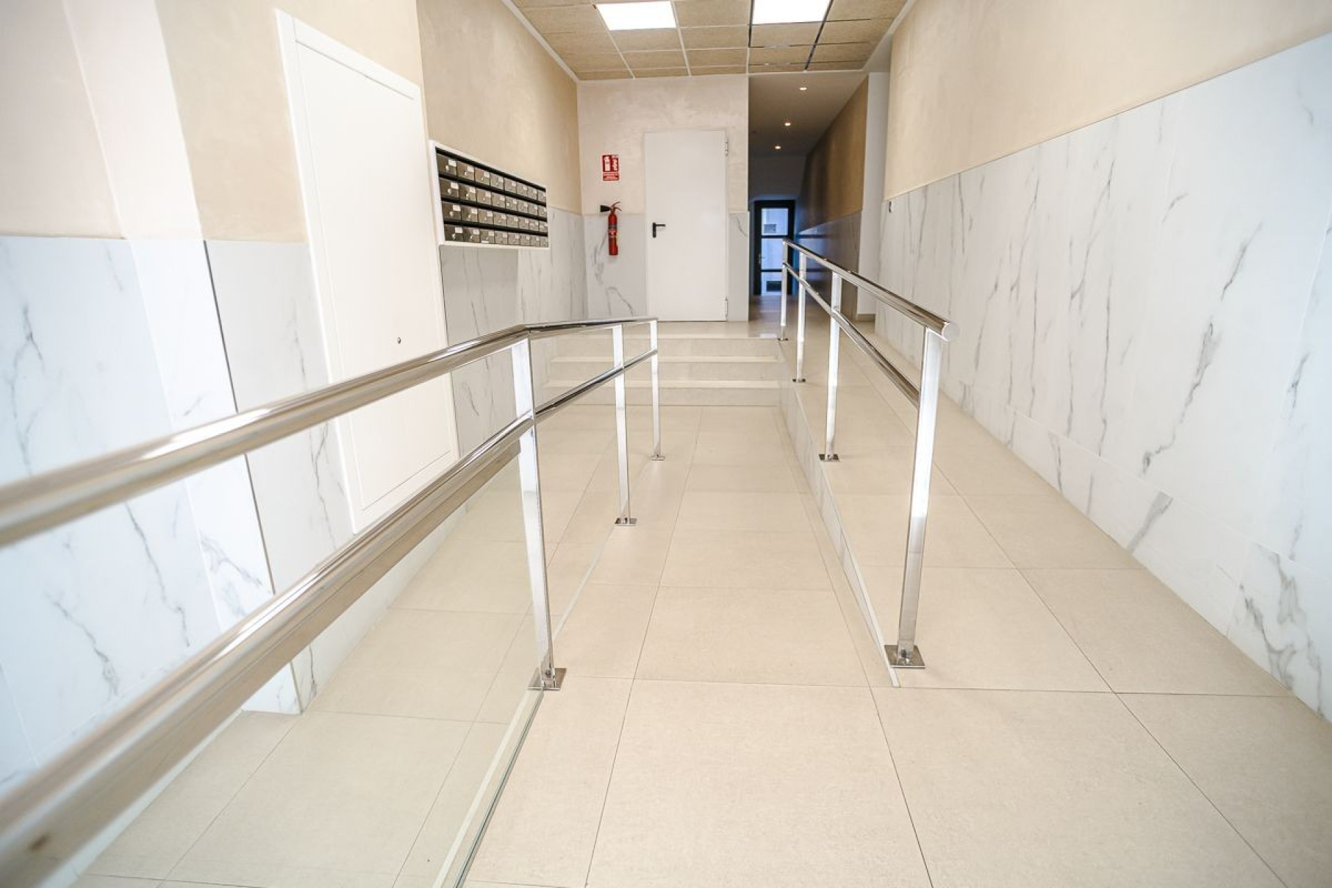 Herverkoop - 1. Appartement / flat - Torrevieja - Calas Blancas