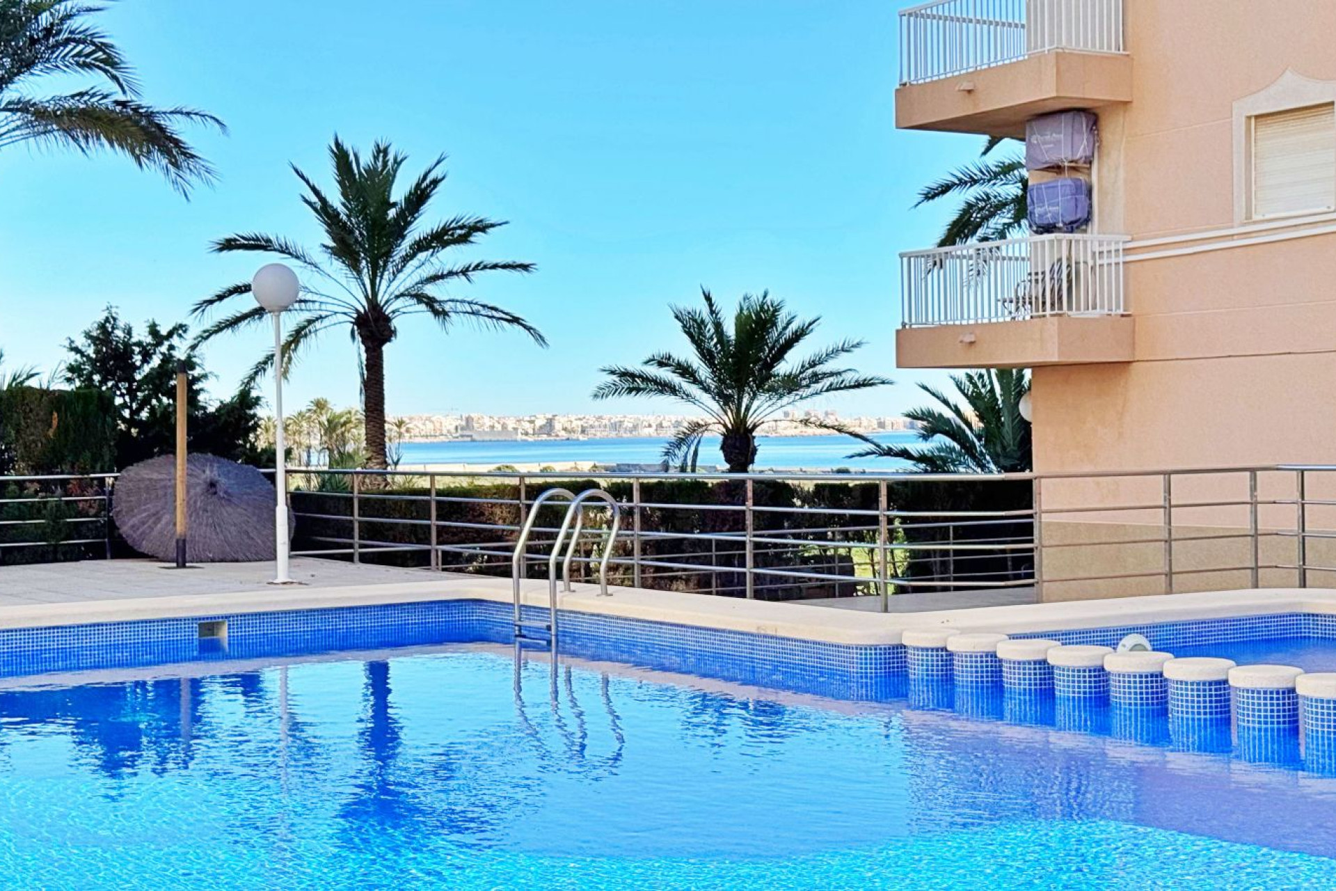 Herverkoop - 1. Appartement / flat - Torrevieja - Costa Blanca Zuid