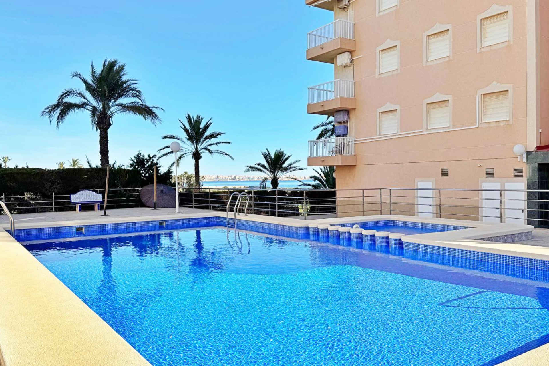 Herverkoop - 1. Appartement / flat - Torrevieja - Costa Blanca Zuid