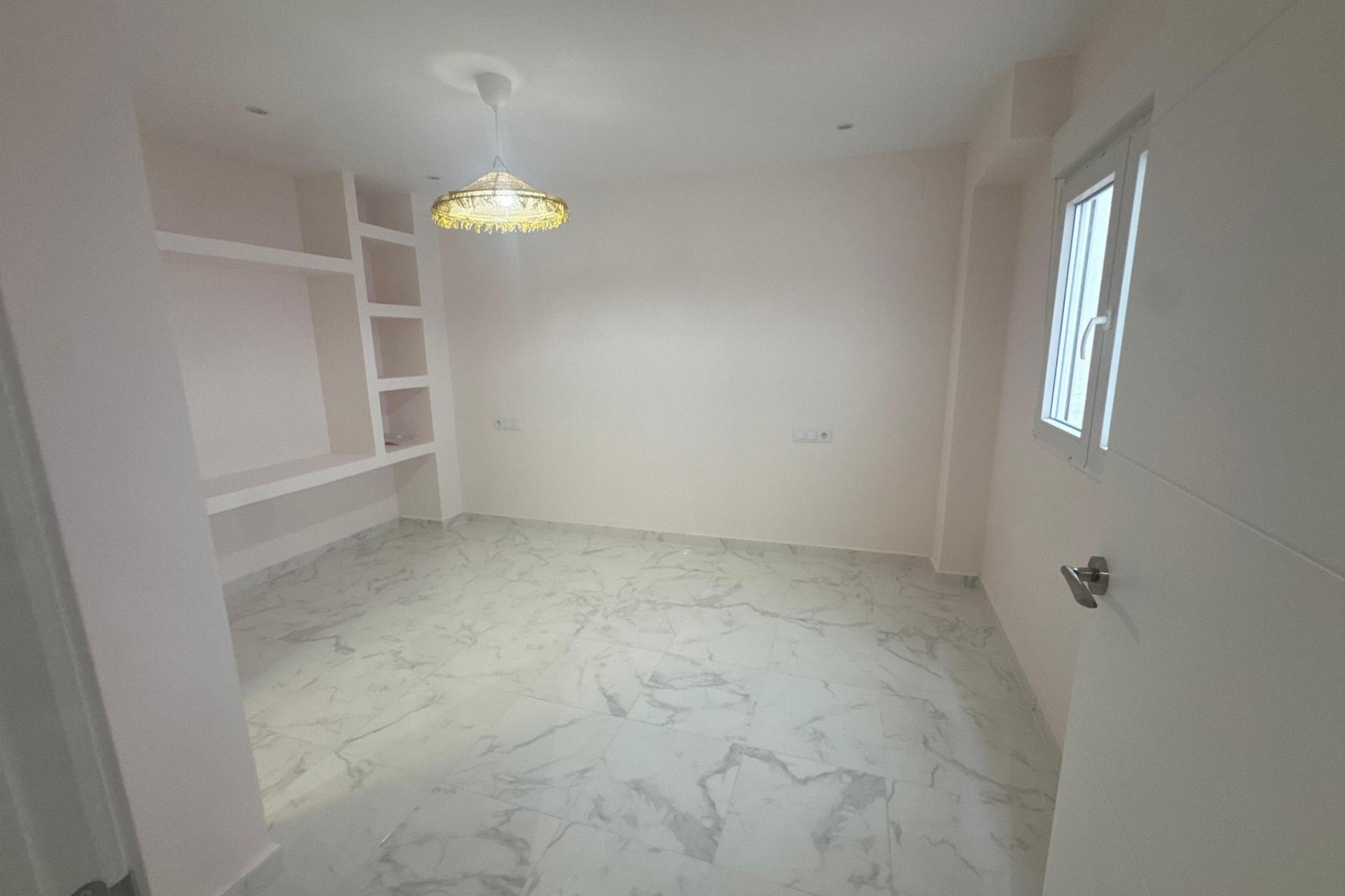 Herverkoop - 1. Appartement / flat - Torrevieja - Muelle Pesquero