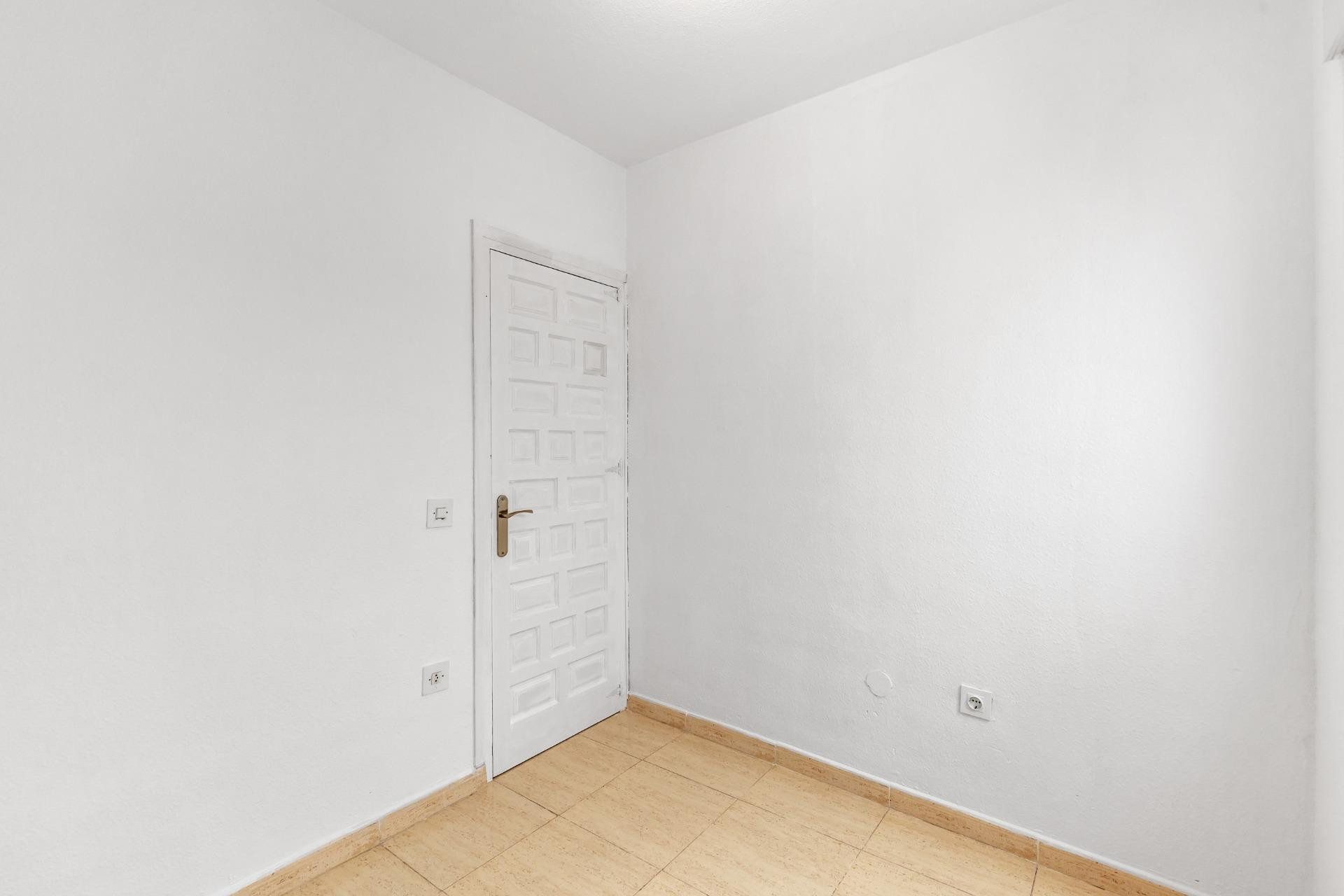 Herverkoop - 1. Appartement / flat - Torrevieja - Puerto Deportivo