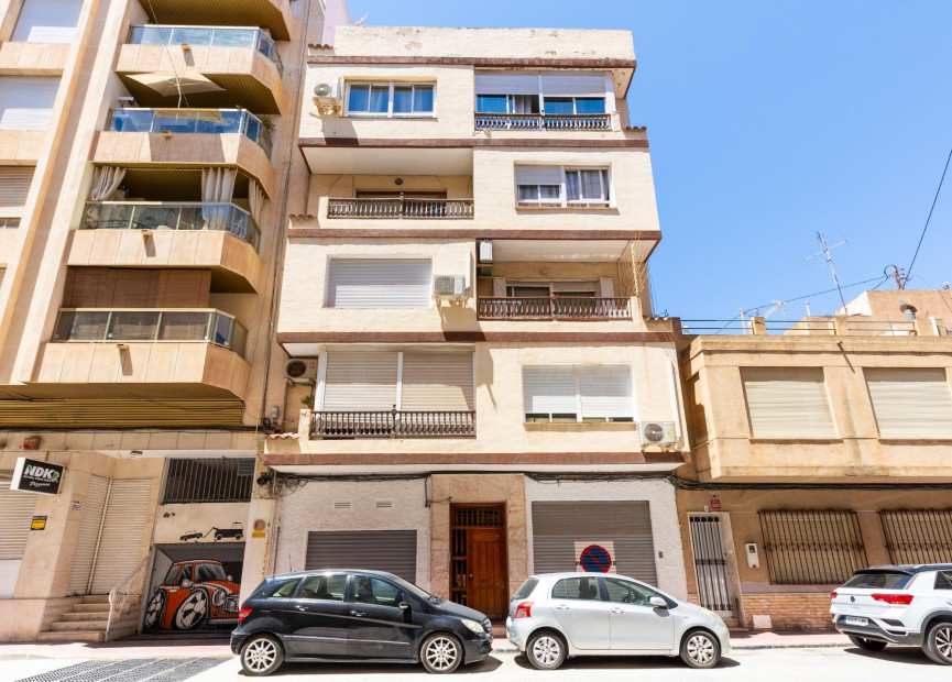 Herverkoop - 1. Appartement / flat - Torrevieja - Puerto Deportivo