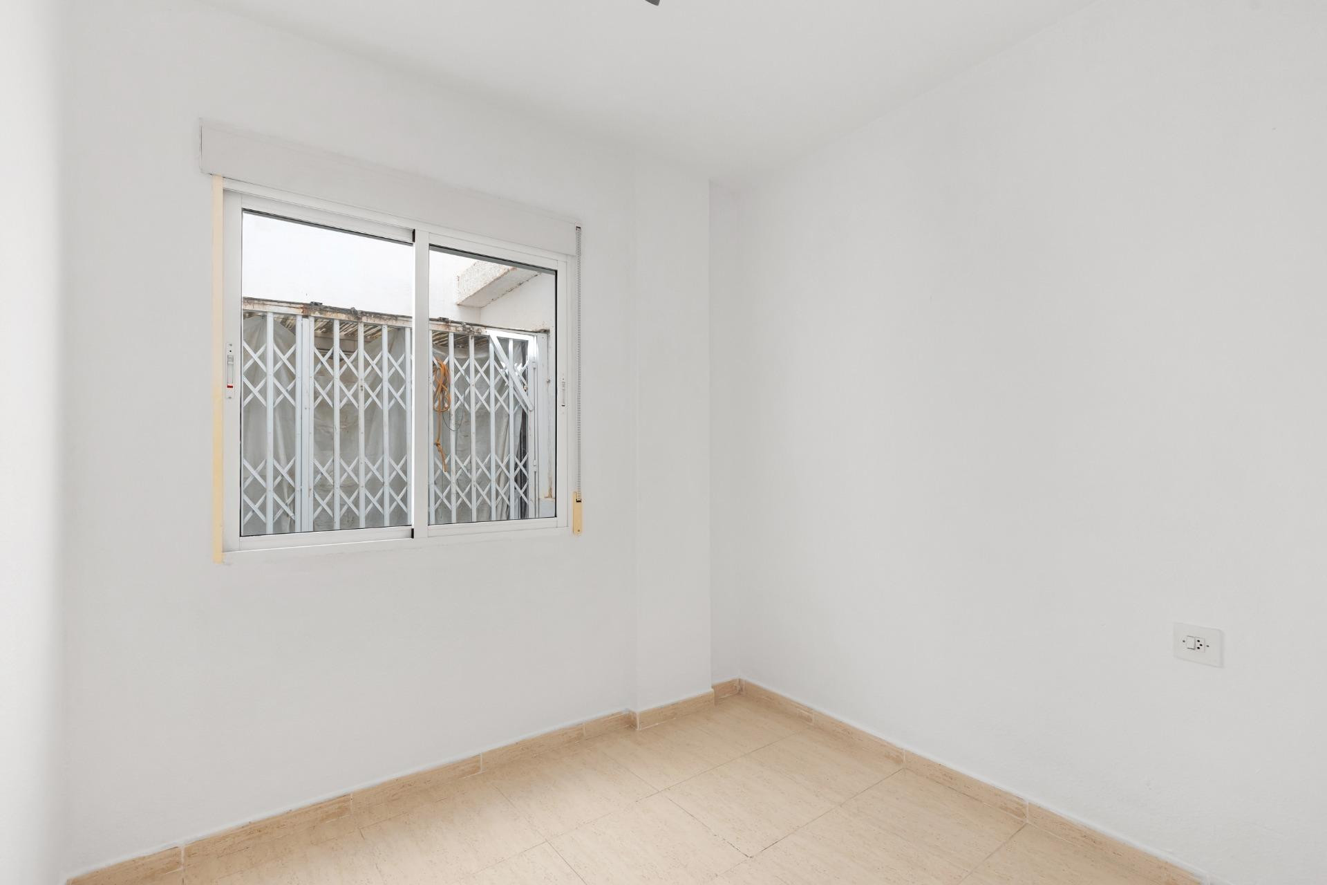 Herverkoop - 1. Appartement / flat - Torrevieja - Puerto Deportivo