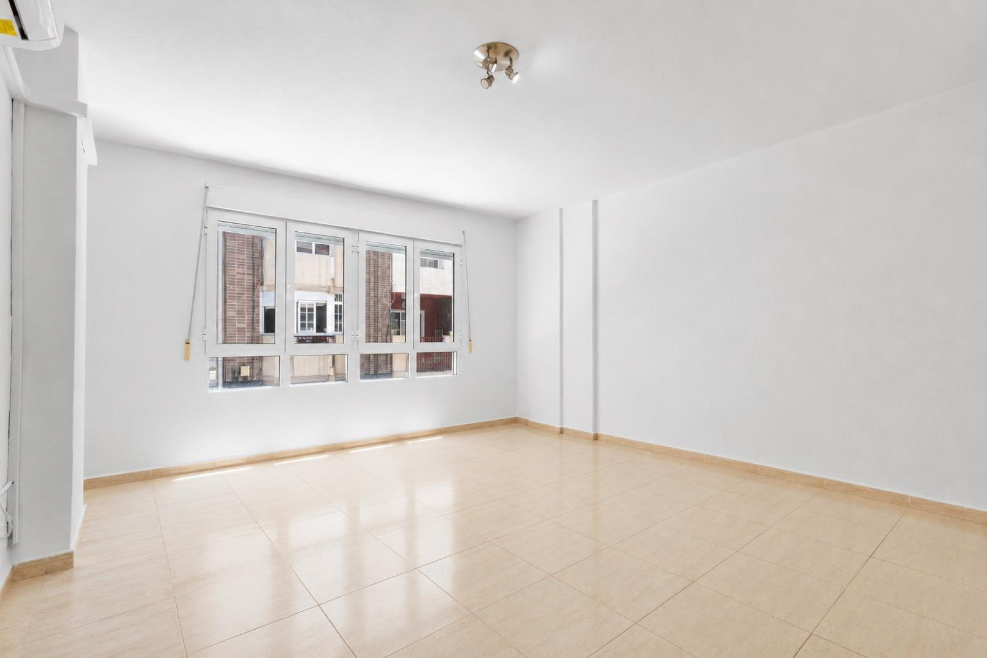 Herverkoop - 1. Appartement / flat - Torrevieja - Puerto Deportivo