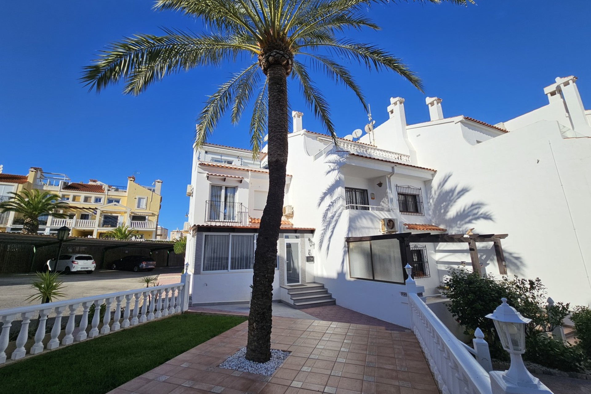 Herverkoop - 2. Town house - La Mata - Torrevieja