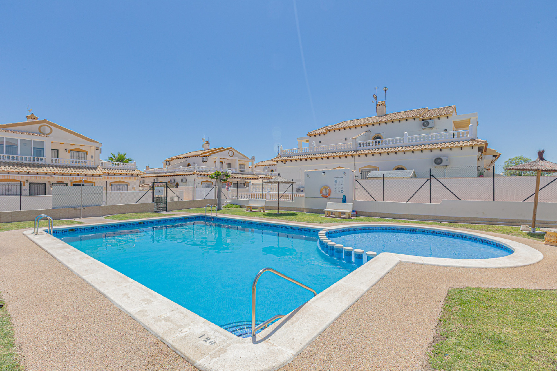 Herverkoop - 2. Town house / tussenwoning - Los Altos - Costa Blanca Zuid