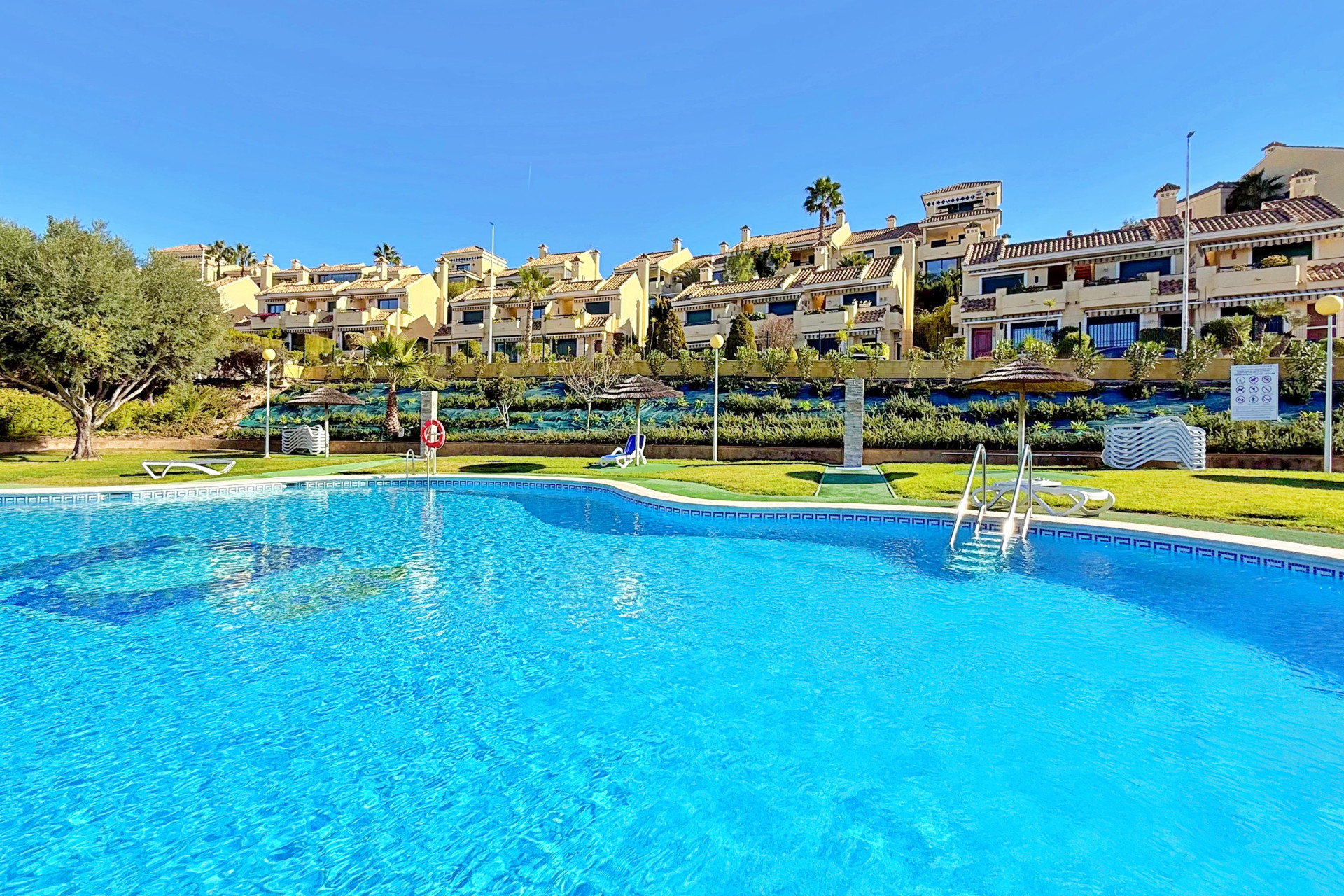 Herverkoop - 2. Town house / tussenwoning - Orihuela Costa - Lomas de Campoamor