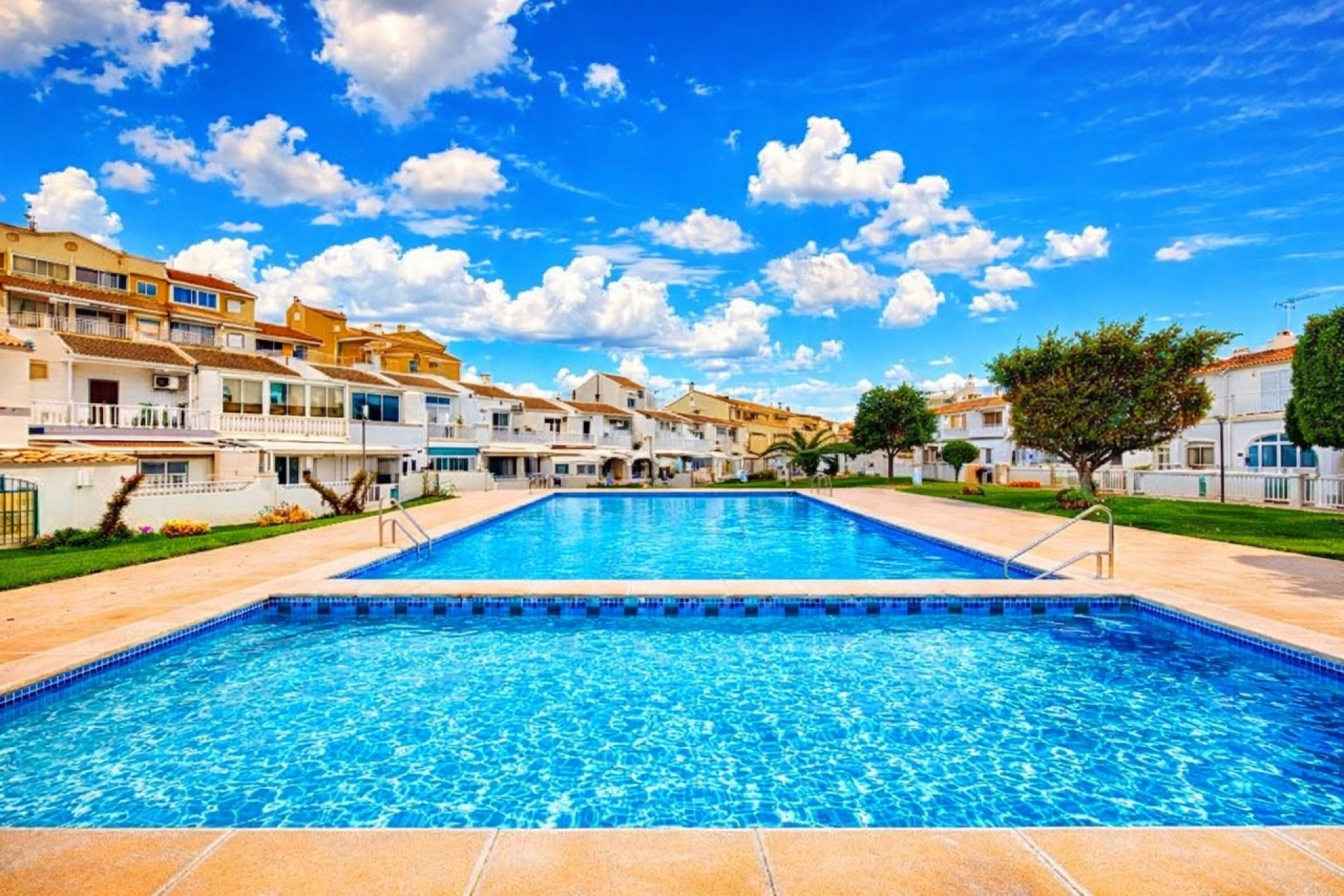 Herverkoop - 2. Town house / tussenwoning - Torrevieja - Costa Blanca Zuid
