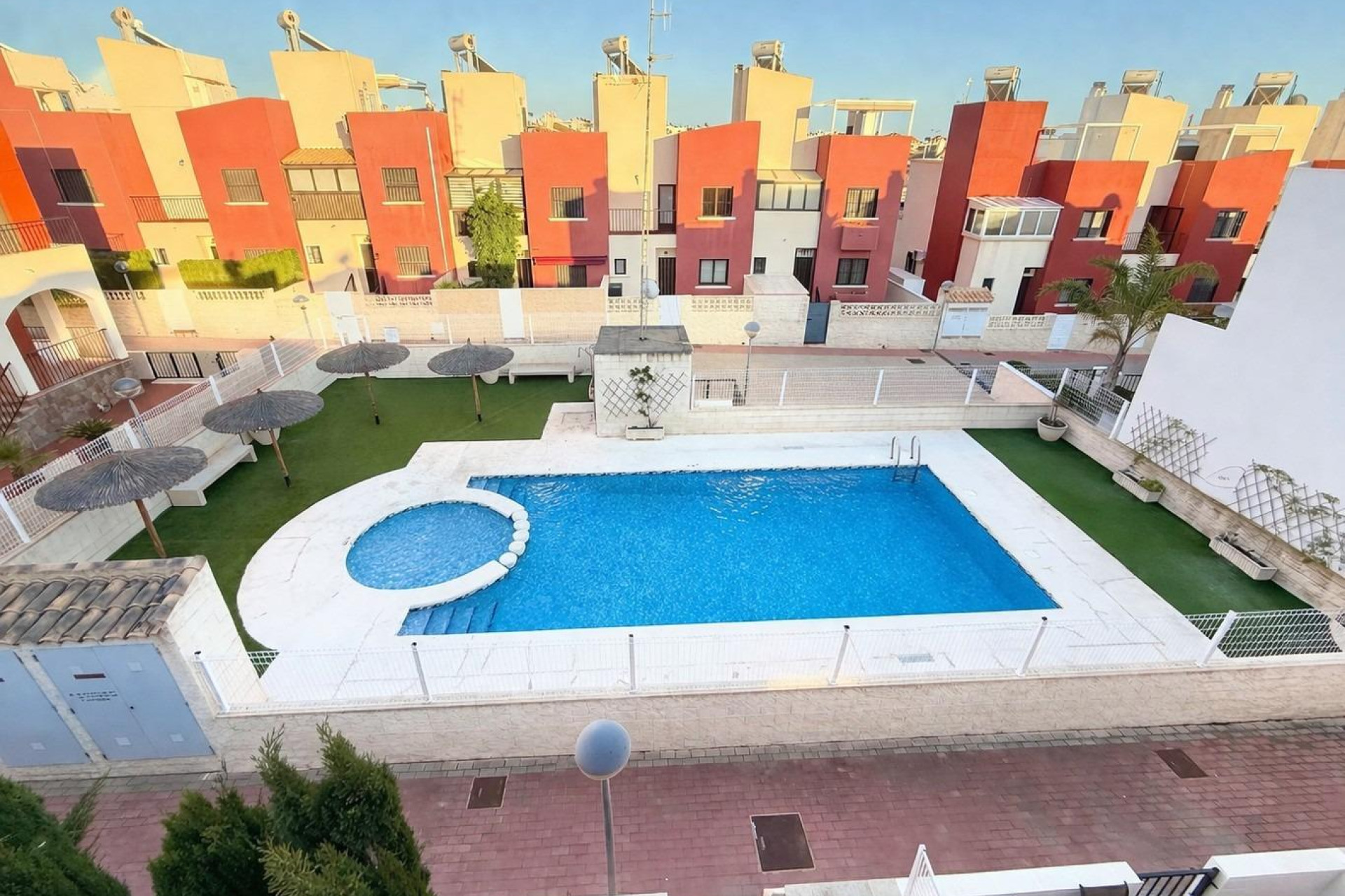 Herverkoop - 2. Town house / tussenwoning - Torrevieja - Costa Blanca Zuid