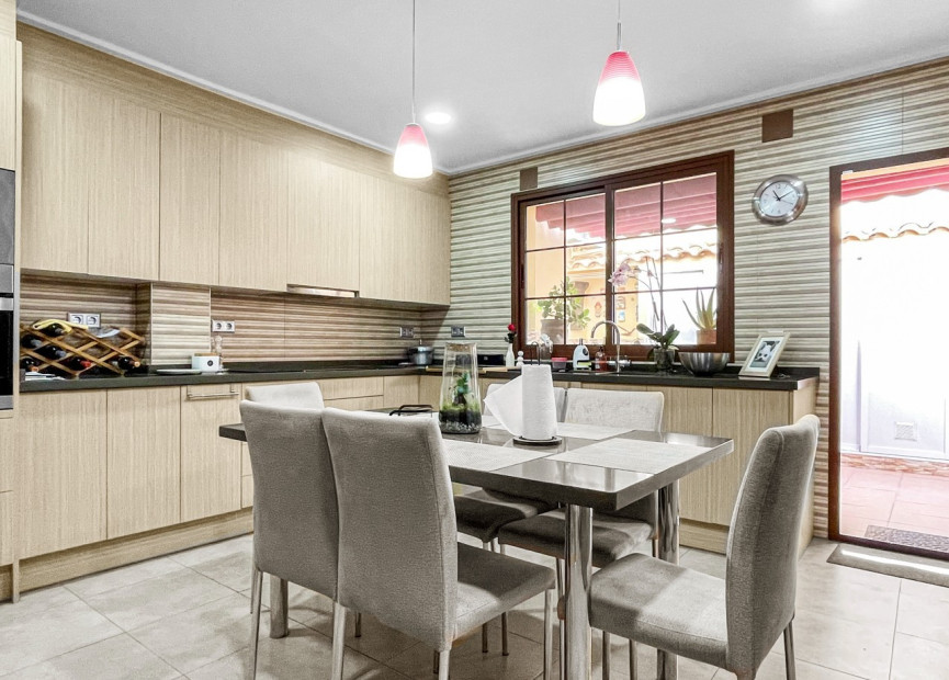 Herverkoop - 2. Town house / tussenwoning - Torrevieja - Costa Blanca Zuid