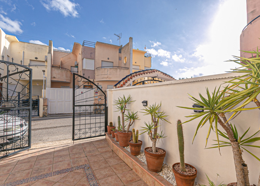 Herverkoop - 2. Town house / tussenwoning - Torrevieja - Torretas