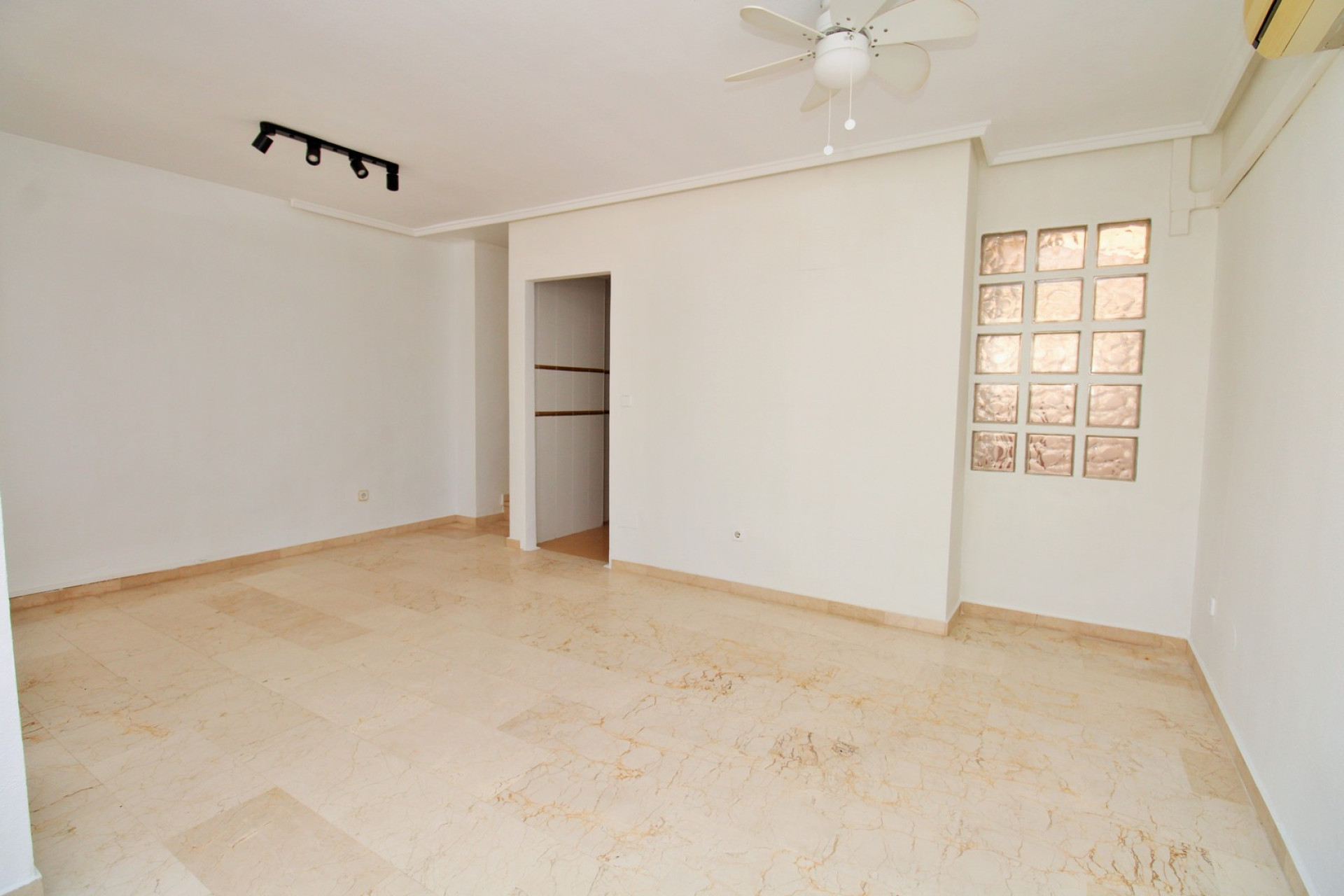 Herverkoop - 2. Town house / tussenwoning - Villamartin - Costa Blanca Zuid